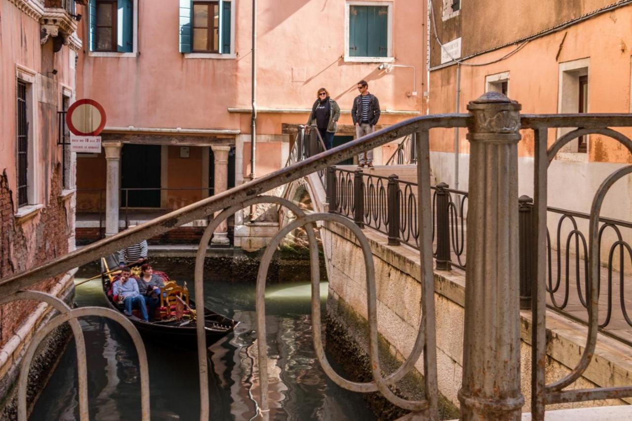 Fenice Backstage Over Canal Venice Ngoại thất bức ảnh
