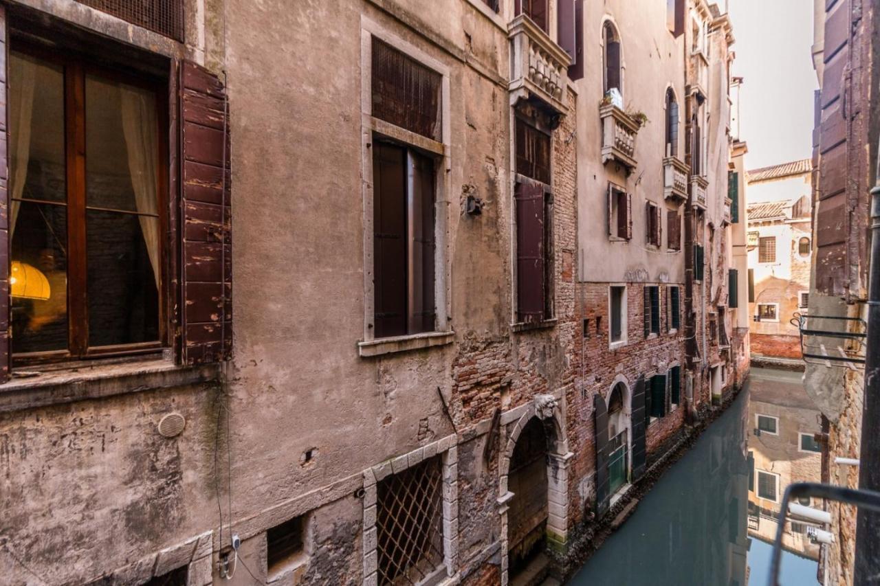 Fenice Backstage Over Canal Venice Ngoại thất bức ảnh